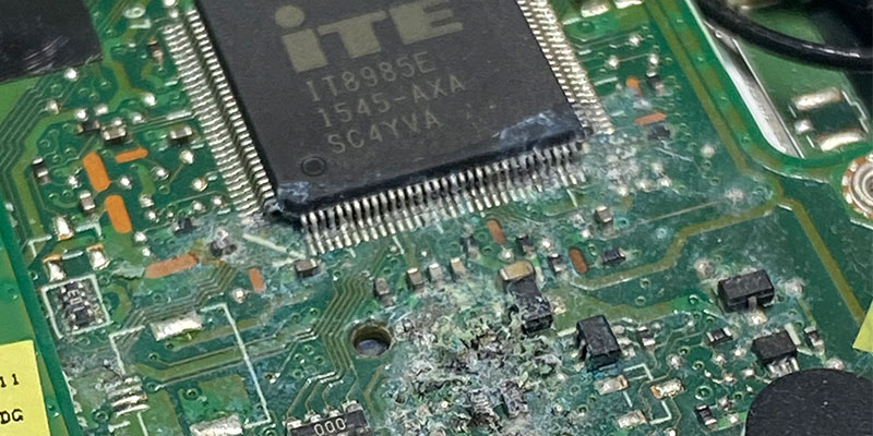Se il tuo notebook ha preso una nuotata, affidati ai tecnici esperti della Computeam per farlo tornare in forma!